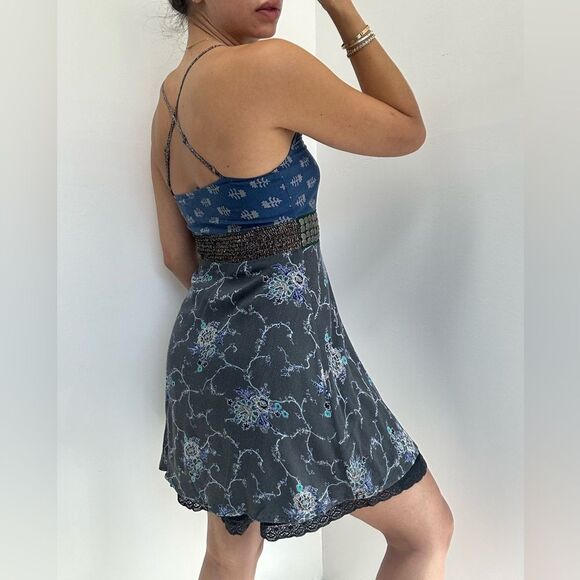 Vintage Free People Spaghetti Strap Cross Back Boho Floral Mini Dress Size XS - Picture 3 of 13